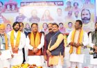 *श्रीरामजानकी मंदिर के शिखर पर लहराई धर्मध्वजा: मुख्यमंत्री श्री विष्णु देव साय ने प्रदेश की समृद्धि की कामना की*
